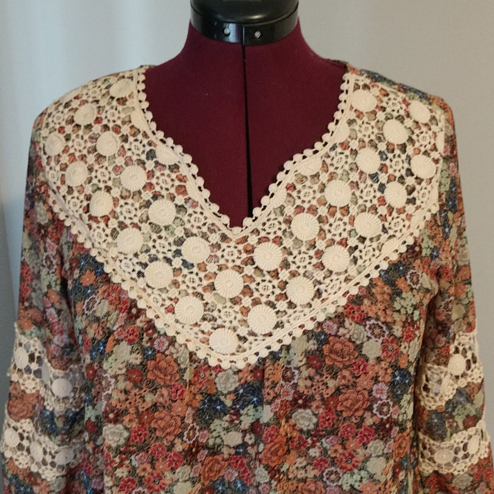 Blouse - Picture 2 of 5